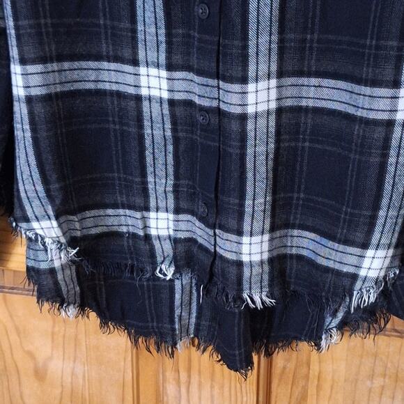 Cloth & Stone Anthropologie Shirt Womens Small 100% Viscose Flannel Frayed Hem - Picture 4 of 9